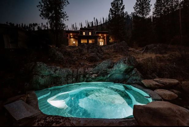 photo of the hot springs at the Idaho Airbnb Wedding Venue
